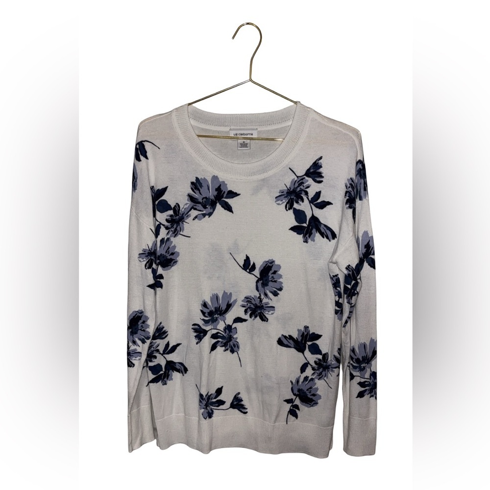 Liz Claiborne White & Blue Floral Sweater NWT Size Medium P2P 21”
